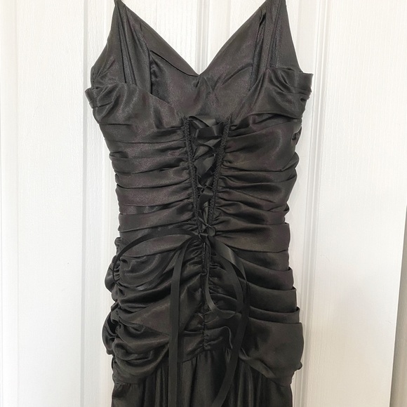 JUNO  BLACK SATIN CINCHED SLEEVELESS EVENING GOWN DRESS - XS - Picture 4 of 8